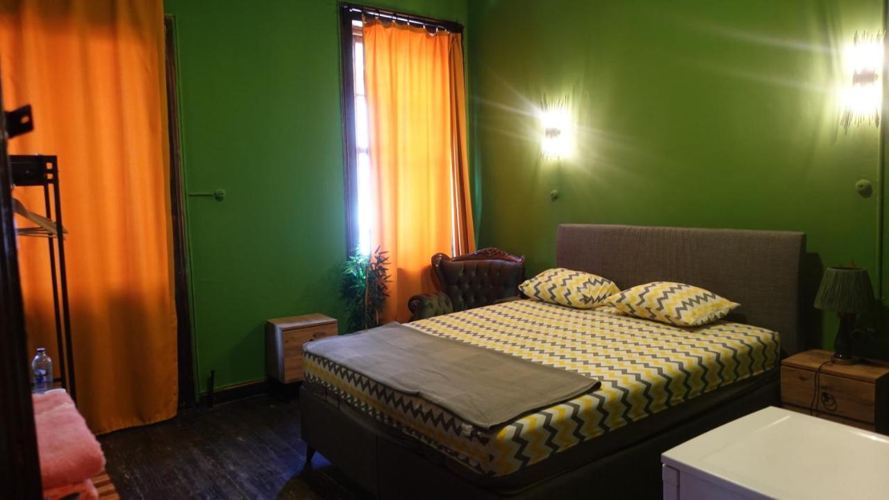 Titan House Hostel Σμύρνη Εξωτερικό φωτογραφία