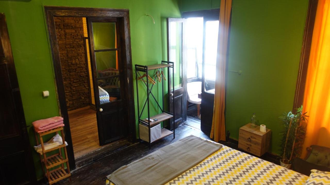 Titan House Hostel Σμύρνη Εξωτερικό φωτογραφία